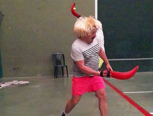 EVG EVF à Biarritz — groupe en initiation à la pelote basque au Jai Alai